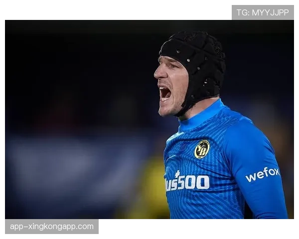 比利亚雷亚尔边卫佩德拉萨专访:谈现代足球对边后卫传中精度的极致要求